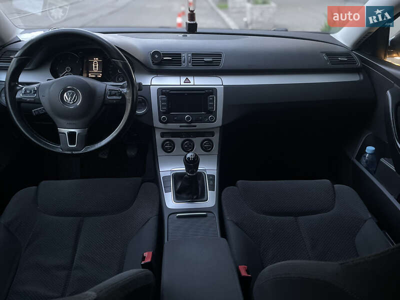 Седан Volkswagen Passat 2009 в Киеве