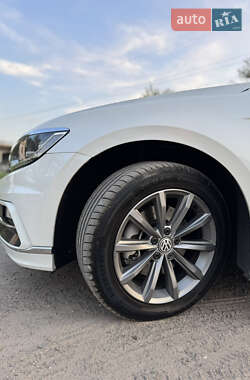 Седан Volkswagen Passat 2018 в 
