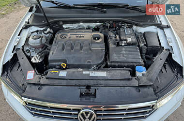 Седан Volkswagen Passat 2018 в 