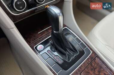 Седан Volkswagen Passat 2012 в 