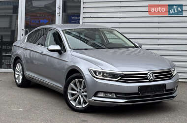 Седан Volkswagen Passat 2019 в Киеве