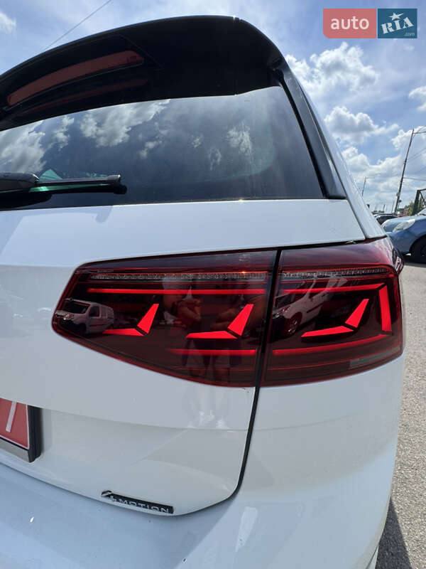 Универсал Volkswagen Passat 2021 в Киеве