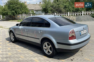 Седан Volkswagen Passat 2002 в Кропивницком