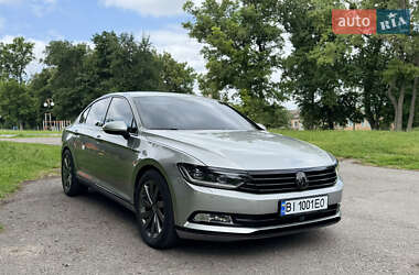 Седан Volkswagen Passat 2015 в Гадячі
