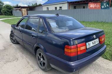 Седан Volkswagen Passat 1996 в 