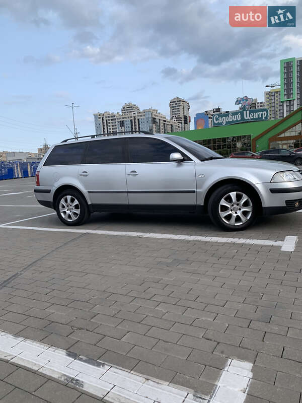 Универсал Volkswagen Passat 2003 в Одессе