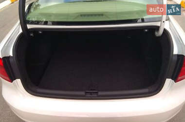 Седан Volkswagen Passat 2011 в 
