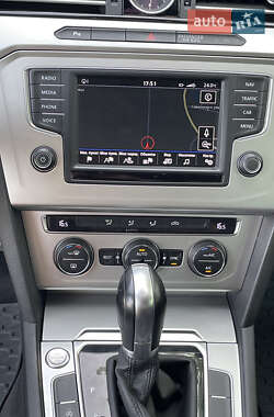 Седан Volkswagen Passat 2015 в 