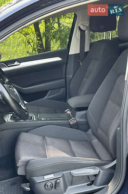 Седан Volkswagen Passat 2015 в 
