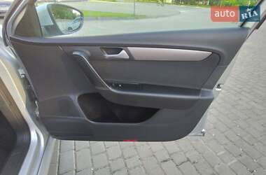 Універсал Volkswagen Passat 2011 в 