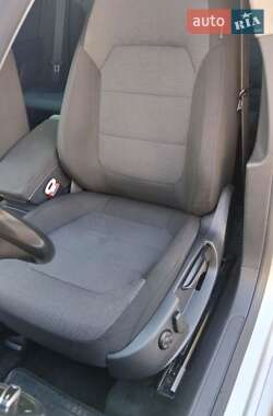 Універсал Volkswagen Passat 2011 в 