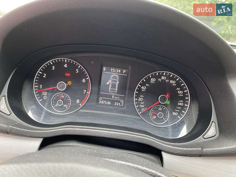 Седан Volkswagen Passat 2012 в Киеве