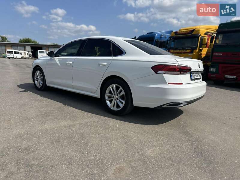 Седан Volkswagen Passat 2019 в Виннице