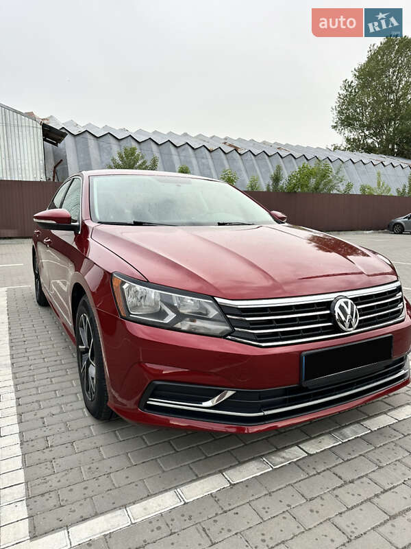 Седан Volkswagen Passat 2015 в Черкасах