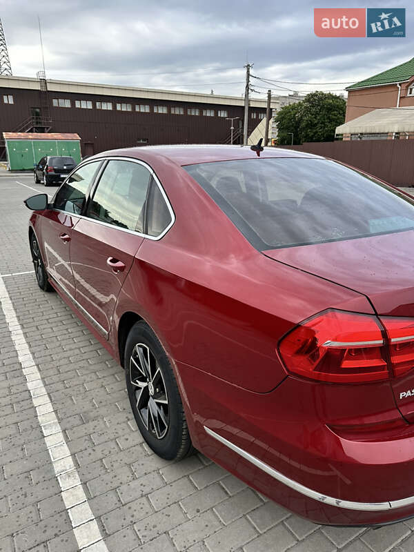 Седан Volkswagen Passat 2015 в Черкасах