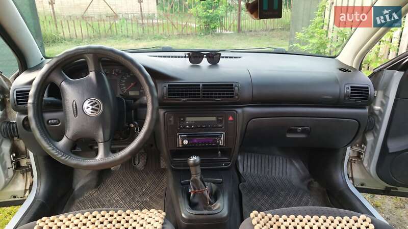 Универсал Volkswagen Passat 1998 в Киеве