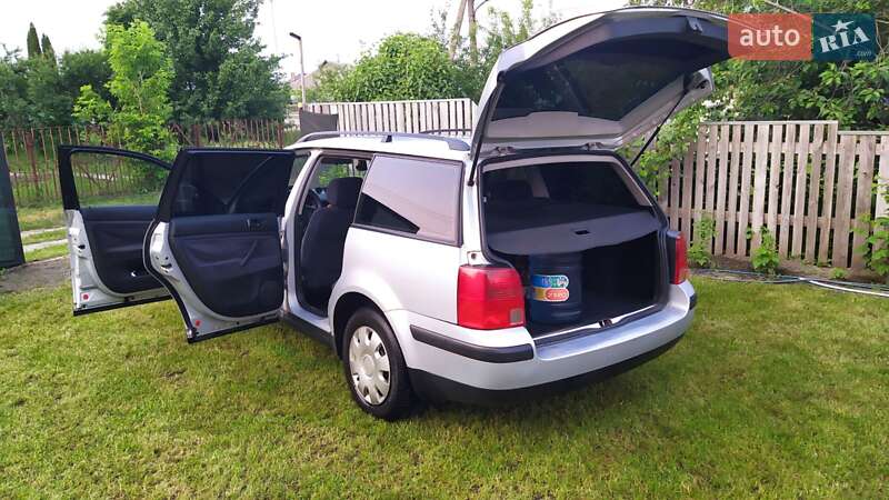 Универсал Volkswagen Passat 1998 в Киеве