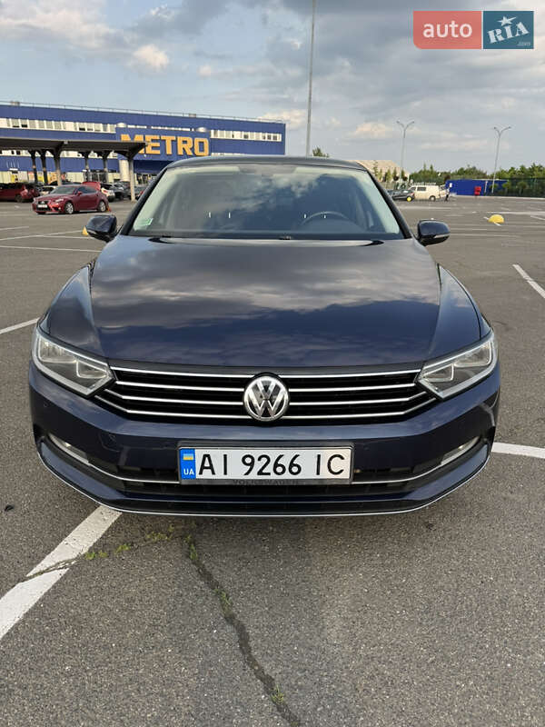 Седан Volkswagen Passat 2015 в 