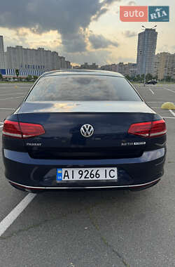 Седан Volkswagen Passat 2015 в 