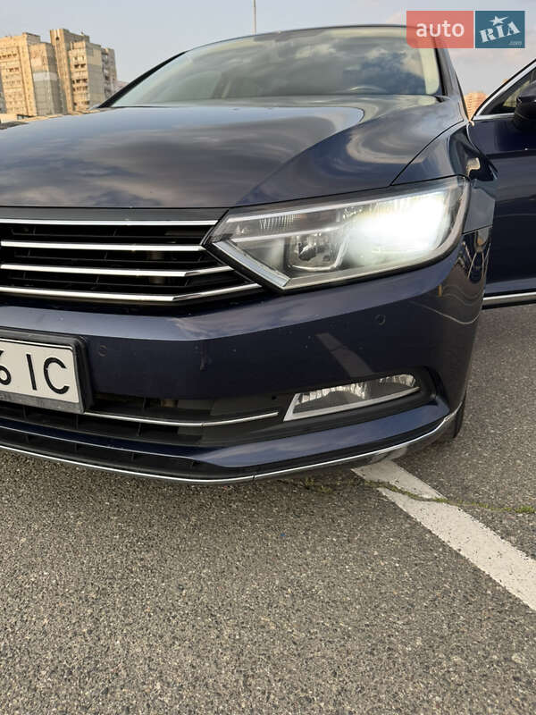 Седан Volkswagen Passat 2015 в Києві
