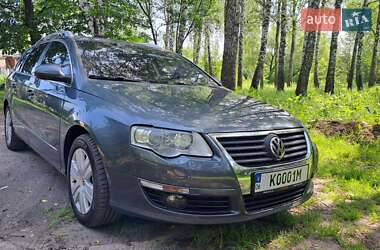 Універсал Volkswagen Passat 2008 в Звягелі