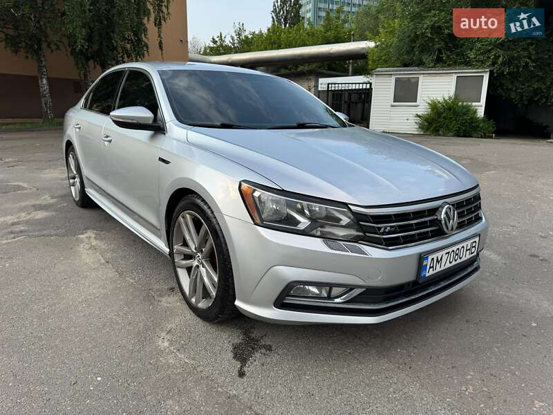 Седан Volkswagen Passat 2017 в Киеве