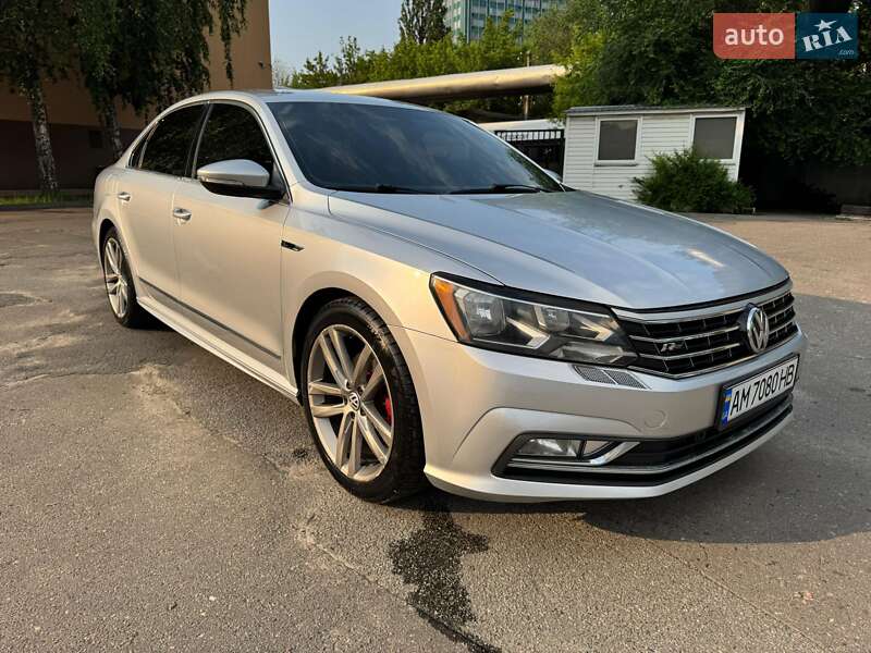 Седан Volkswagen Passat 2017 в Киеве