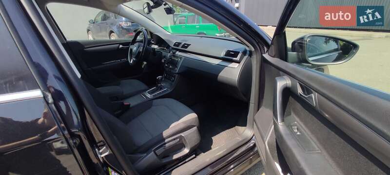 Универсал Volkswagen Passat 2011 в Киеве