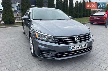 Седан Volkswagen Passat 2016 в Львове