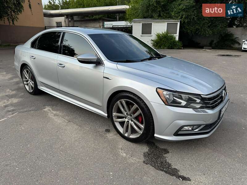 Седан Volkswagen Passat 2017 в Киеве