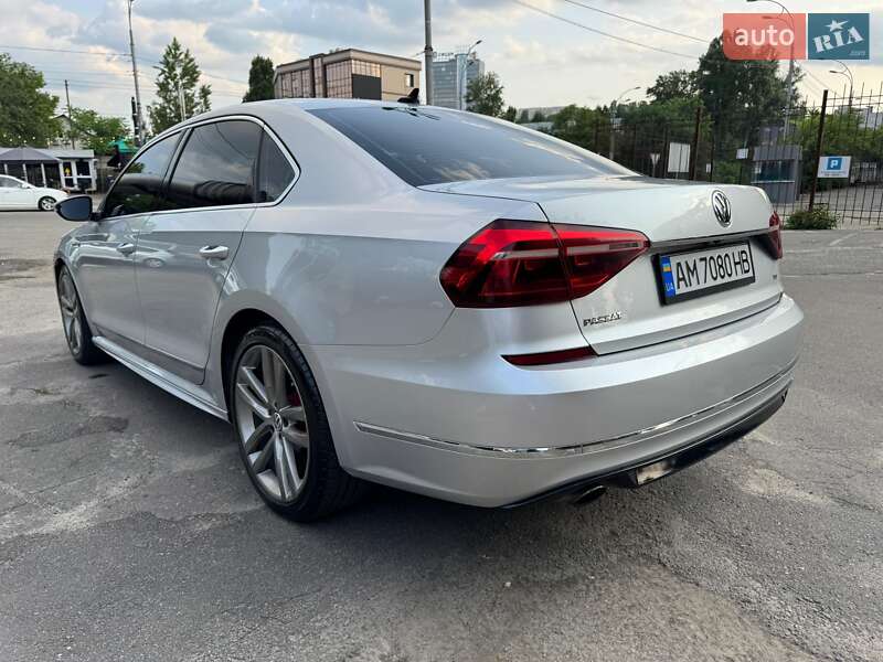 Седан Volkswagen Passat 2017 в Киеве