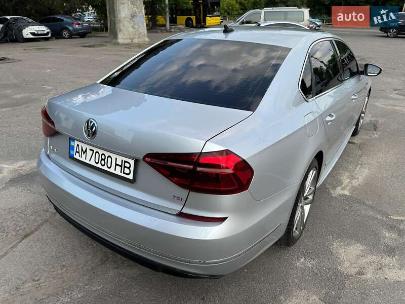 Седан Volkswagen Passat 2017 в Киеве