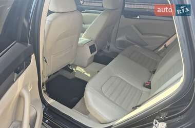 Седан Volkswagen Passat 2015 в 