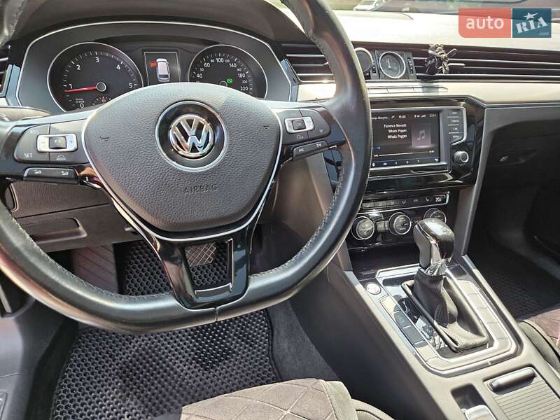 Универсал Volkswagen Passat 2016 в Житомире