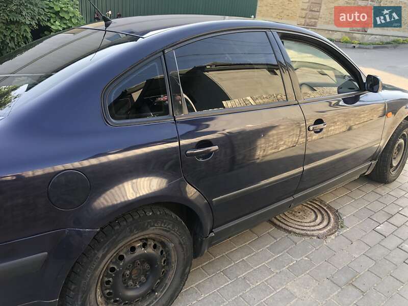 Седан Volkswagen Passat 1998 в Хмельницком
