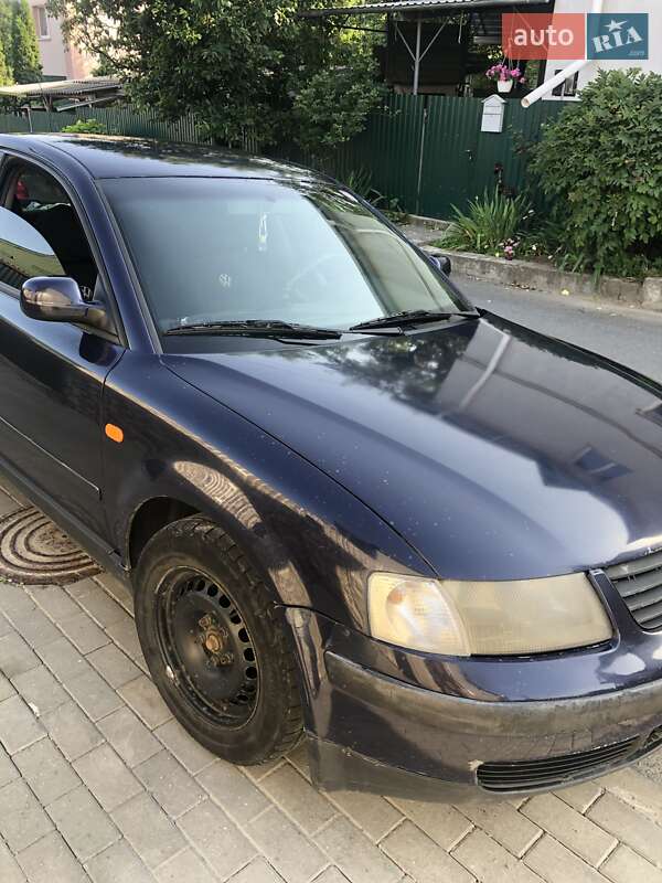 Седан Volkswagen Passat 1998 в Хмельницком