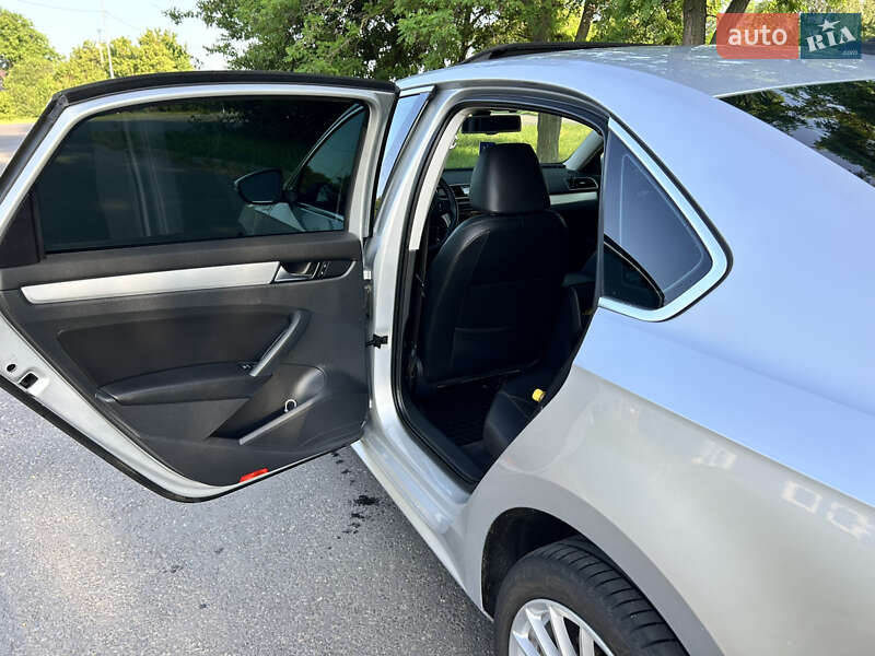 Седан Volkswagen Passat 2012 в Черкассах