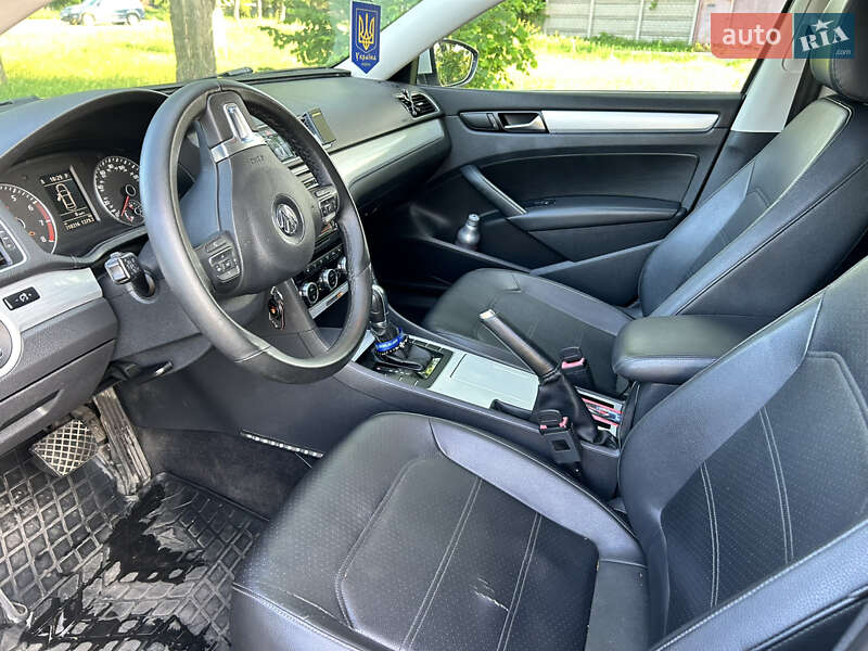 Седан Volkswagen Passat 2012 в Черкассах