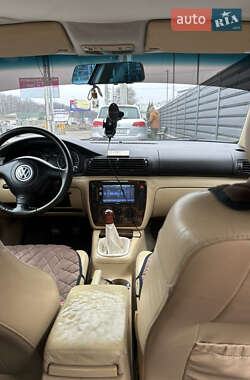 Седан Volkswagen Passat 2001 в 