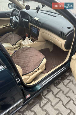 Седан Volkswagen Passat 2001 в 