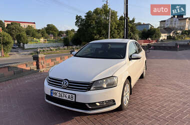 Седан Volkswagen Passat 2013 в 
