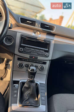 Седан Volkswagen Passat 2013 в 