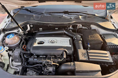 Седан Volkswagen Passat 2013 в 
