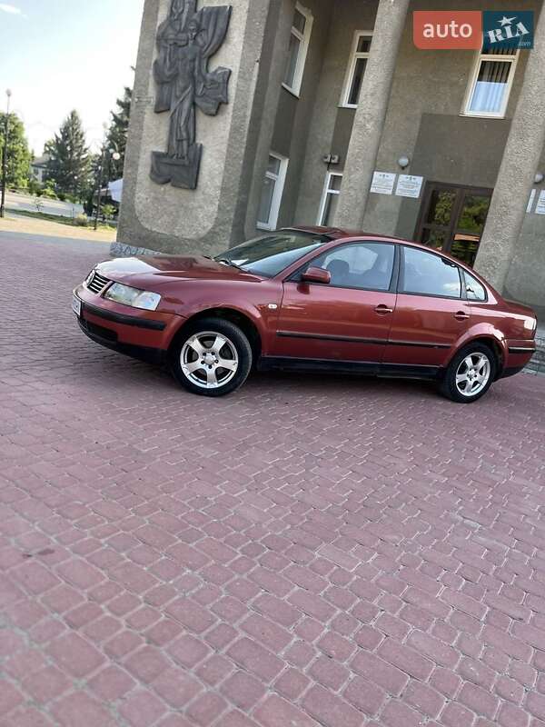 Седан Volkswagen Passat 1997 в 