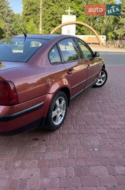 Седан Volkswagen Passat 1997 в 