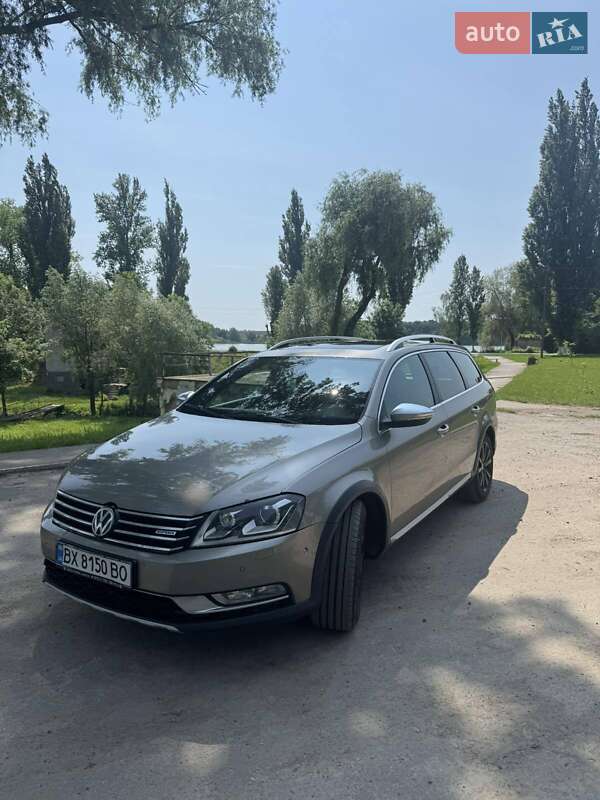 Універсал Volkswagen Passat 2012 в Теофіполі