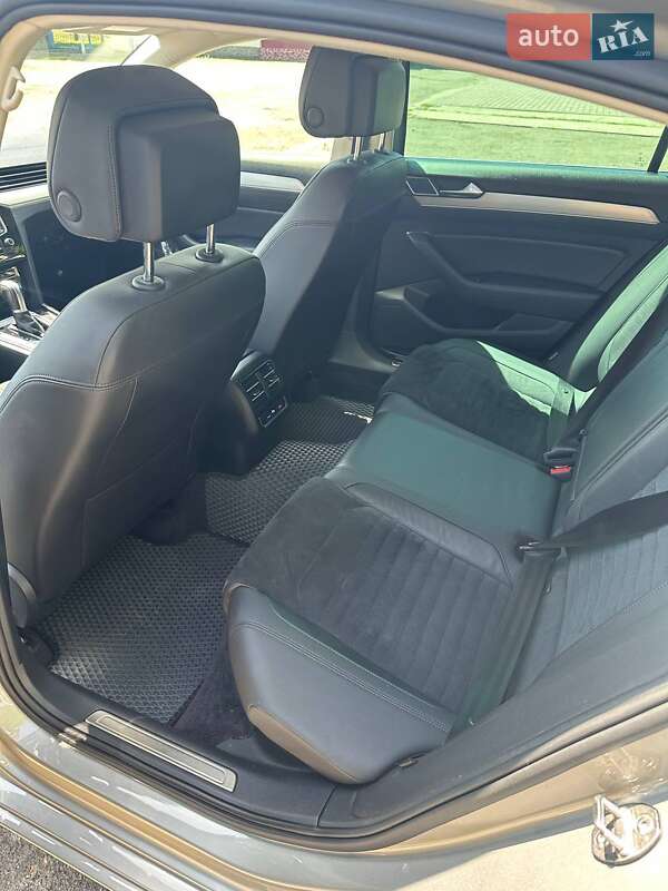 Седан Volkswagen Passat 2017 в Кривом Озере фото 14 Седан Volkswagen Passat 2017 в Кривом Озере