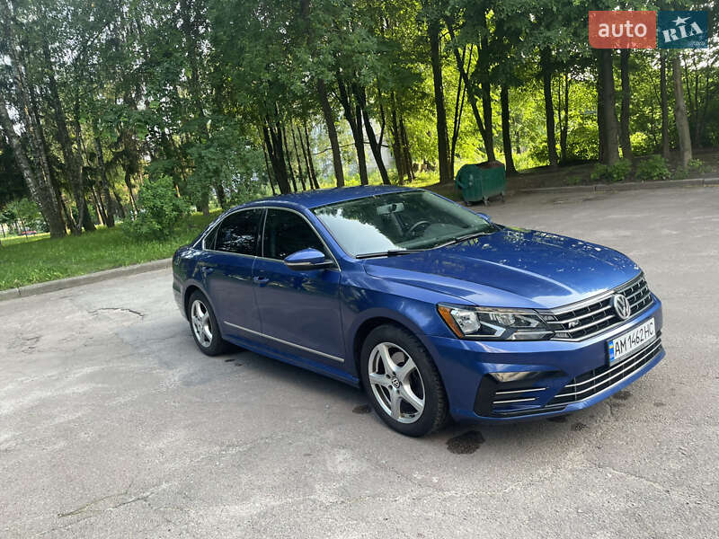 Седан Volkswagen Passat 2016 в Житомирі