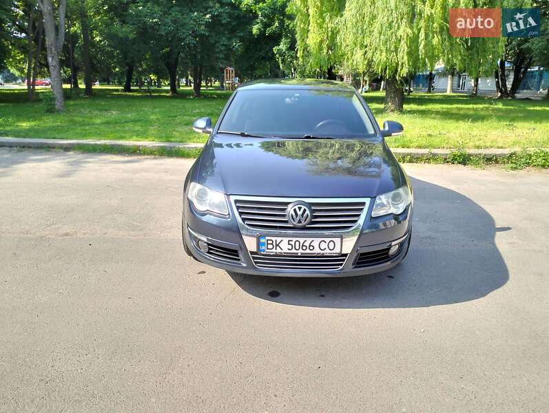 Седан Volkswagen Passat 2008 в Рівному