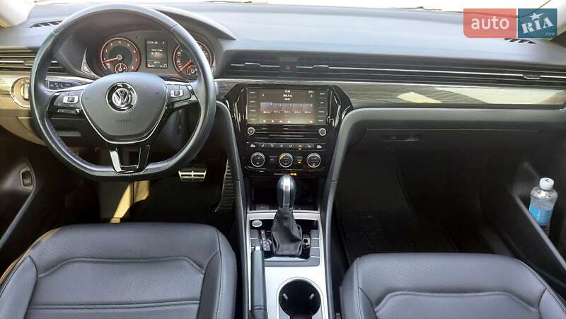 Седан Volkswagen Passat 2020 в Киеве